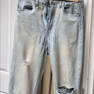 Light Levi’s jean